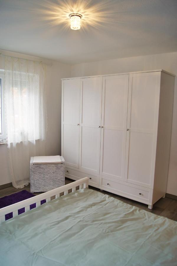 Schoene, Grosse Ferienwohnung In Waldenbuch, Nahe Stuttgart Messe, Boeblingen, Sindelfingen 외부 사진